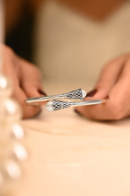 Vintage Pearl Open Kada