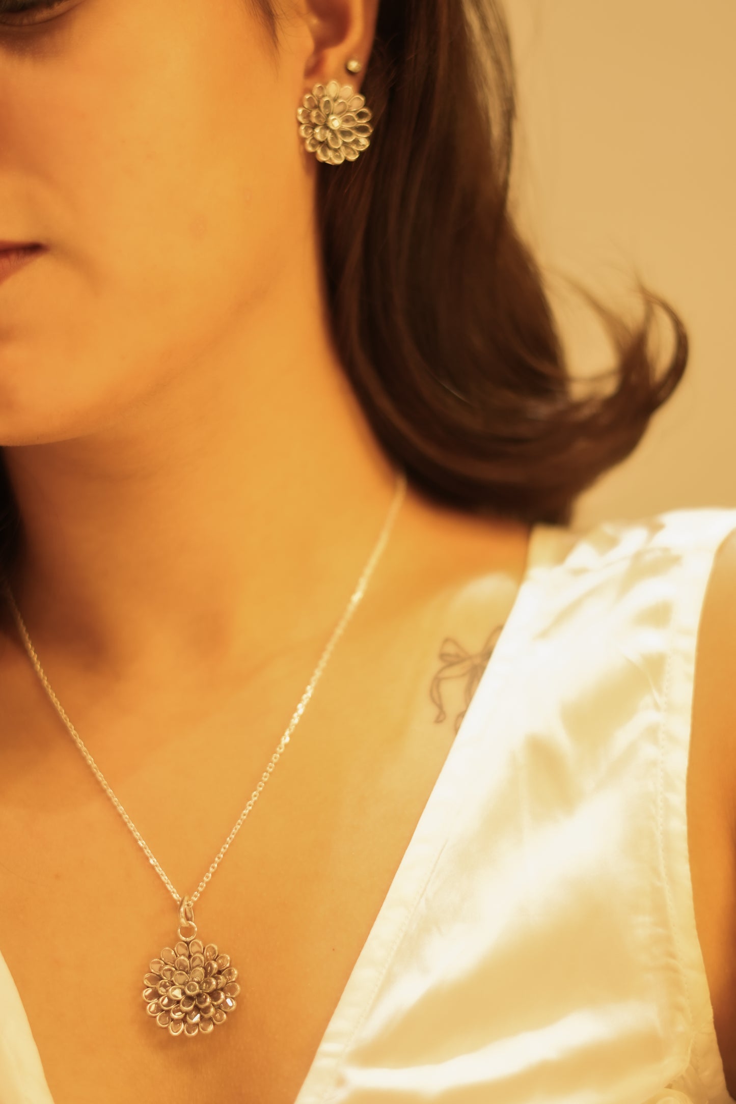 Shimmering Floral Bloom Necklace