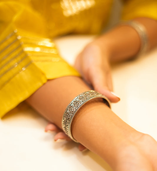 Jali Weave Sequence Bangle