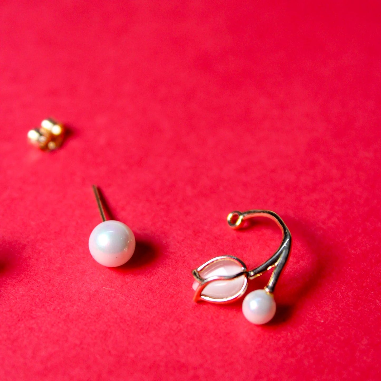 Pearl Tulip Twist Drops