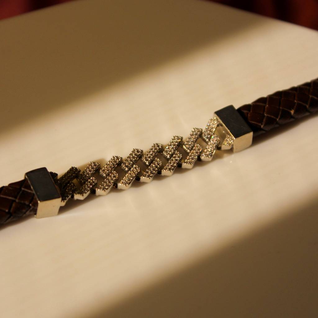 Apex Chevron Leather Band