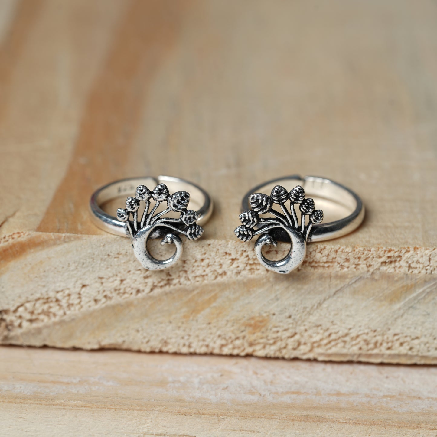 Regal Feather Toe Rings