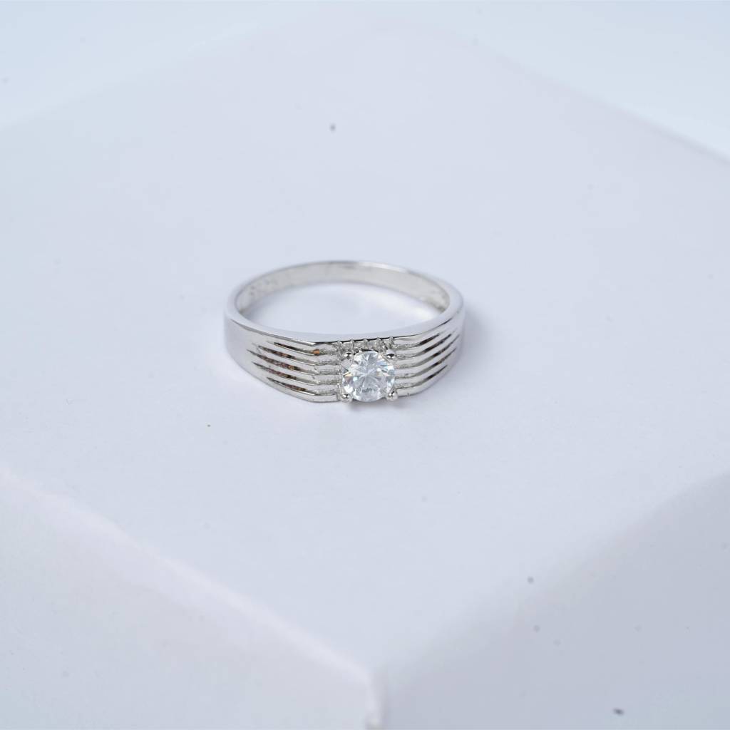 Nova Solitaire Focus Ring