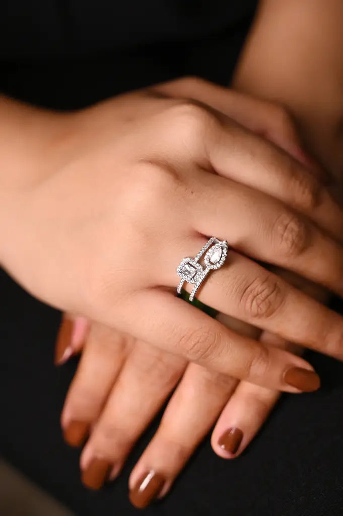 Glamour Split Solitaire Ring