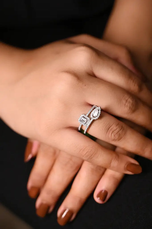 Glamour Split Solitaire Ring