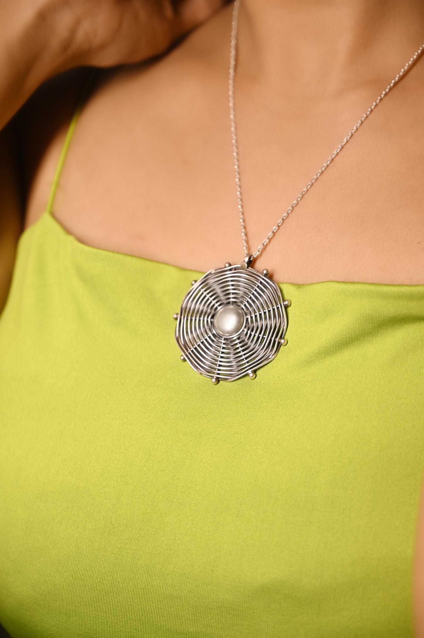 Concentric Wire Pearl Necklace