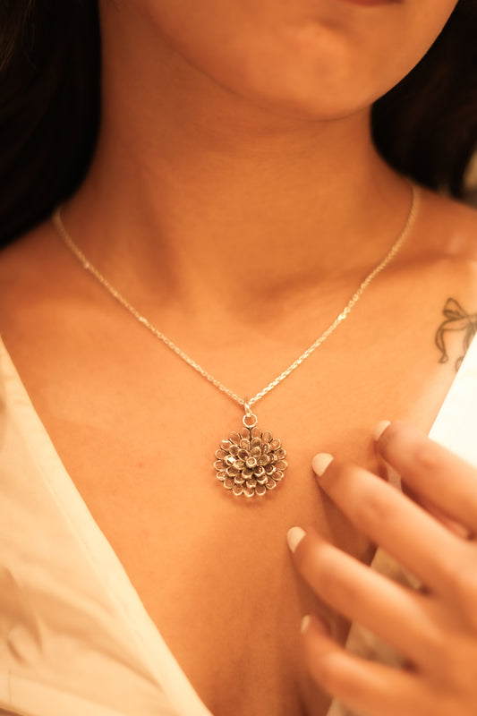 Shimmering Floral Bloom Necklace